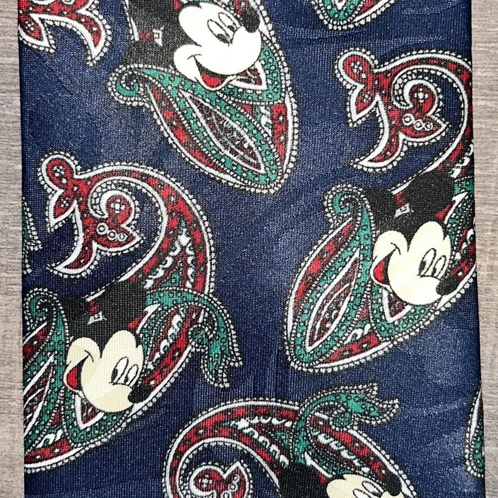 5/$25 Disney Vintage 1996 Mickey Mouse Paisley Character Necktie